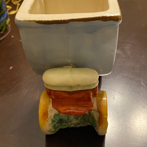 Vintage Ceramic Hand Painted Japan stamped Carriage Planter - Picture 5 of 8